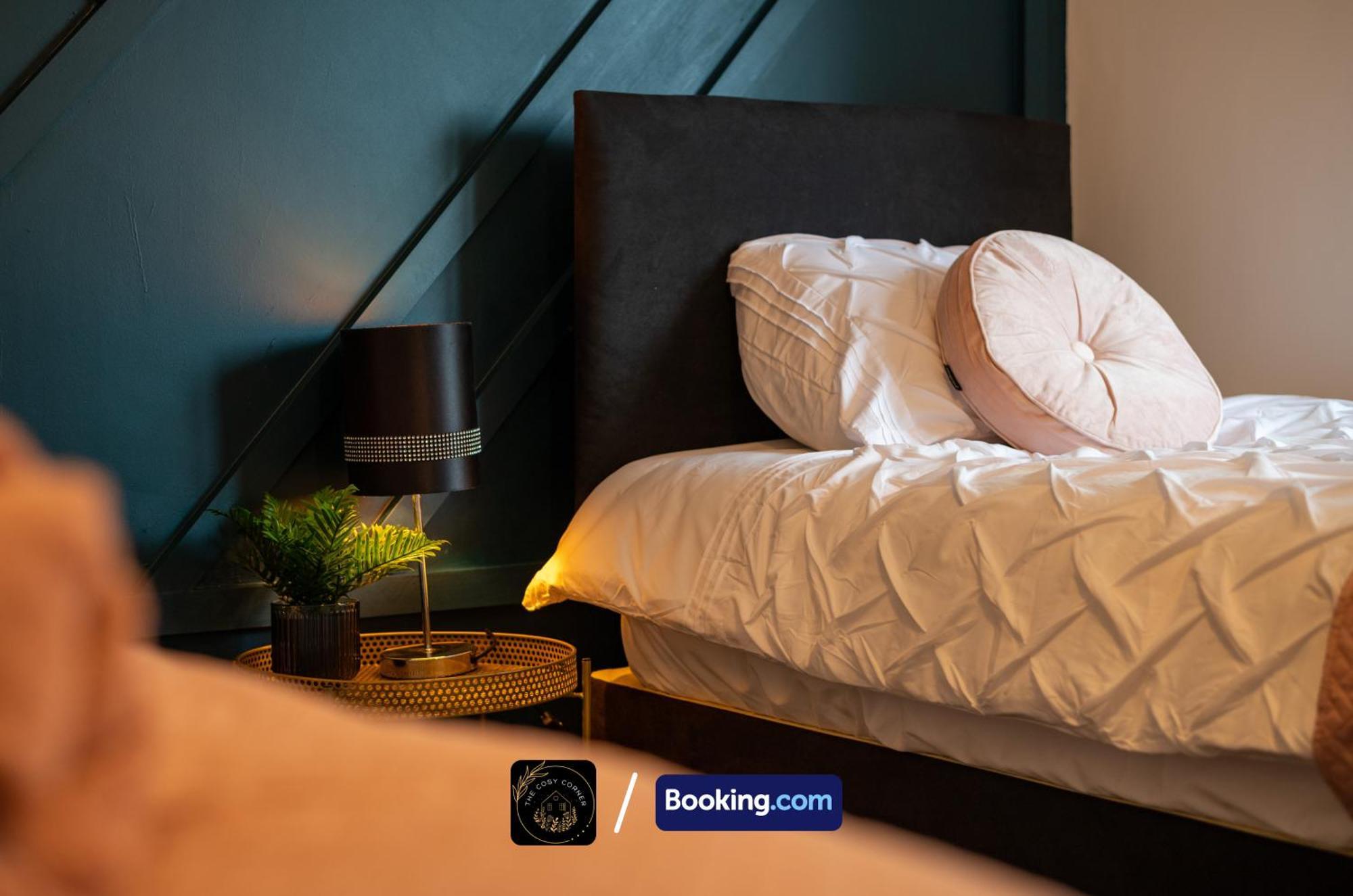 Апартаменты Cosy 3-Bed House, Garden & Free Parking In Stretford Манчестер Экстерьер фото